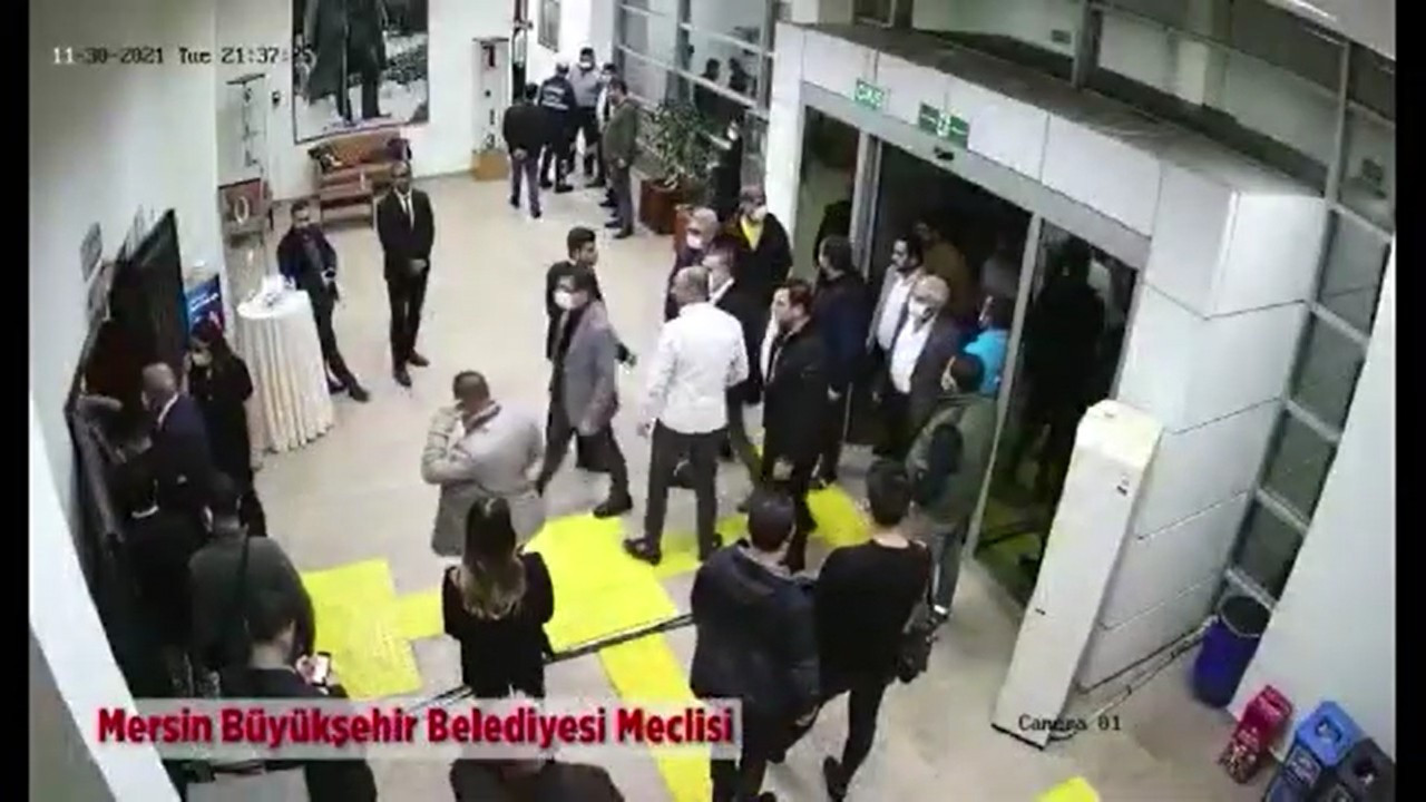 Başarır: AK Partililer meclisi bastı, polis müdahale etmedi