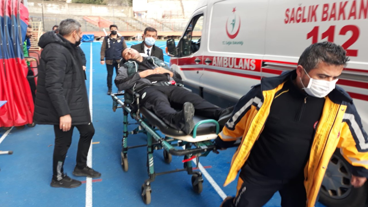 1022 Konyasporlu futbolcular kendi hocalarını hastanelik etti