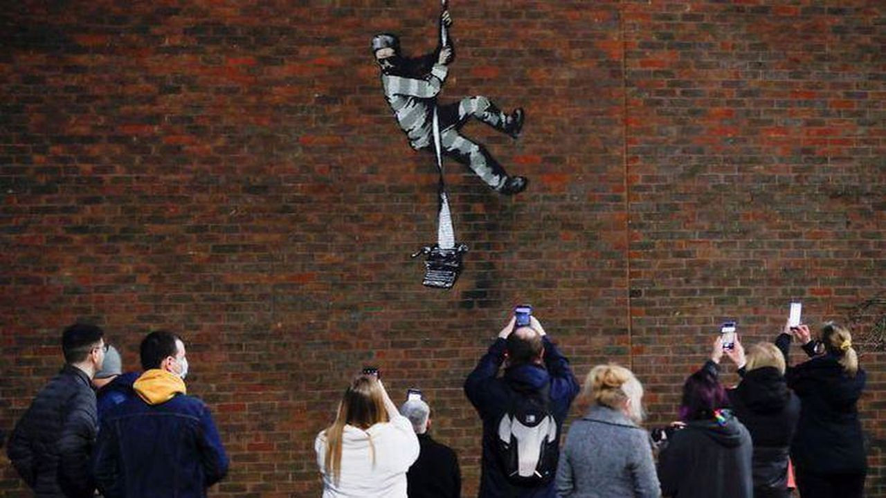 Banksy, Oscar Wilde'ın kaldığı hapishaneyi almak için teklif sundu