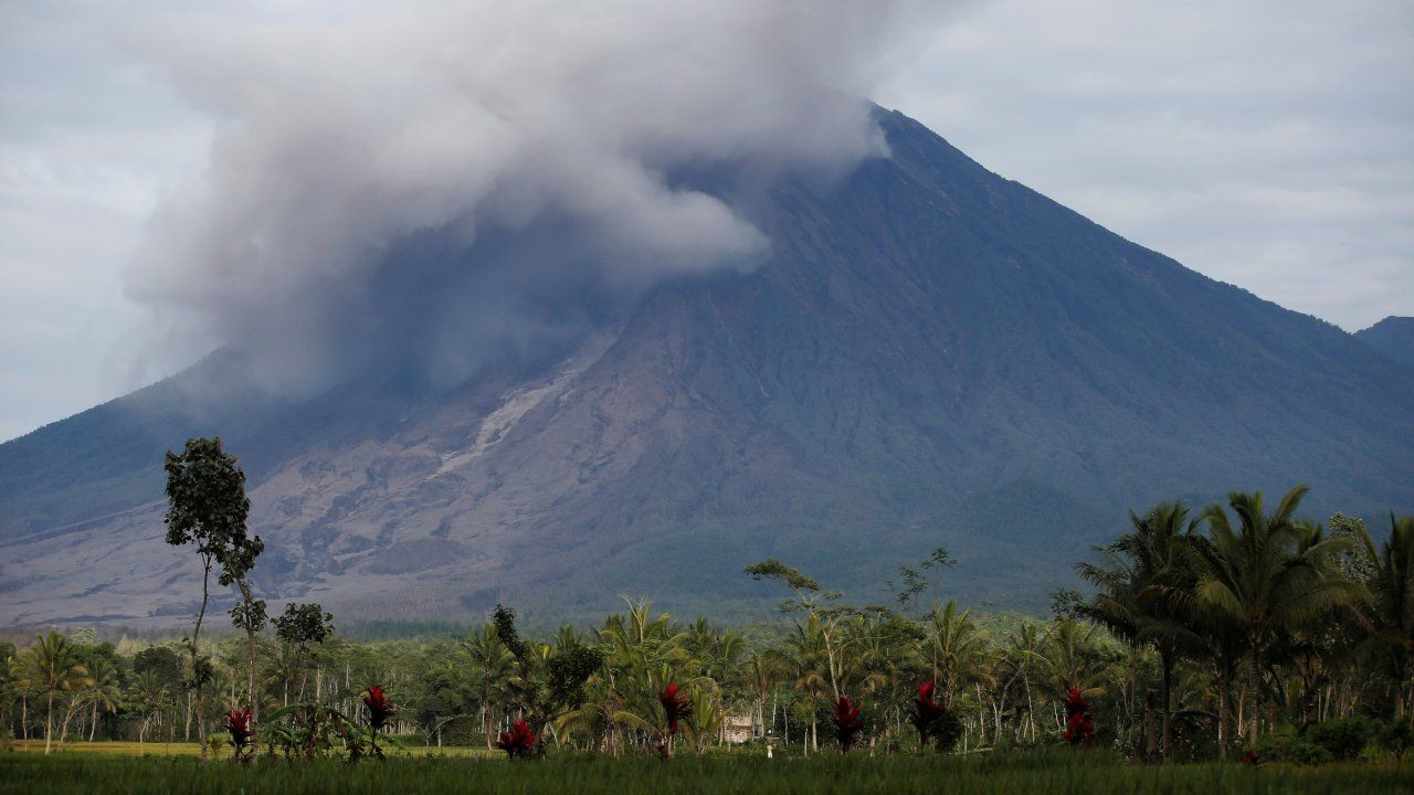 Endonezya'da Semeru Yanardağı'ndaki patlamada ölü sayısı 34'e çıktı - Sayfa 2