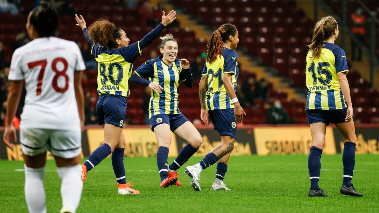 Kadın futbolunda ilk derbiyi Fenerbahçe kazandı: 7-0