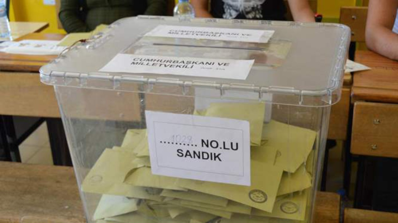 Metropoll'den seçim anketi: AK Parti 12 puan önde