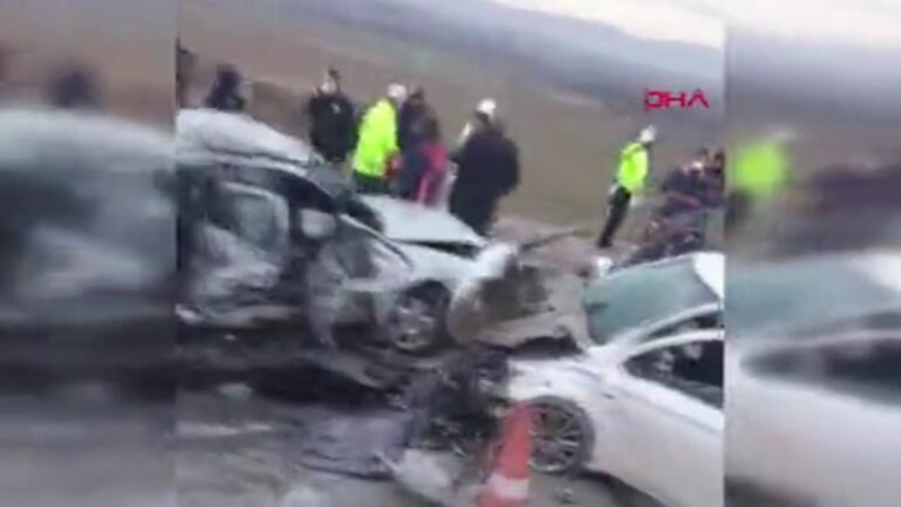Ankara'da iki otomobil çarpıştı: 6 ölü, 3 yaralı