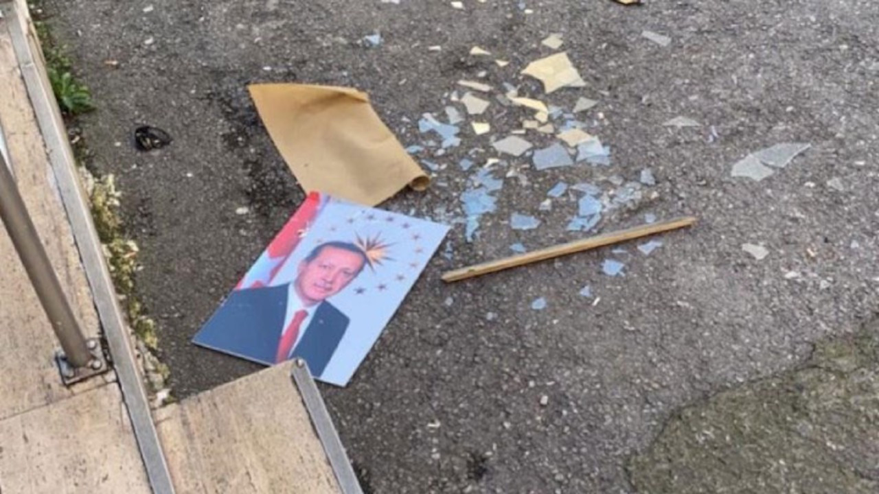 Erdoğan'ın fotoğrafını yere atan kişi tutuklandı