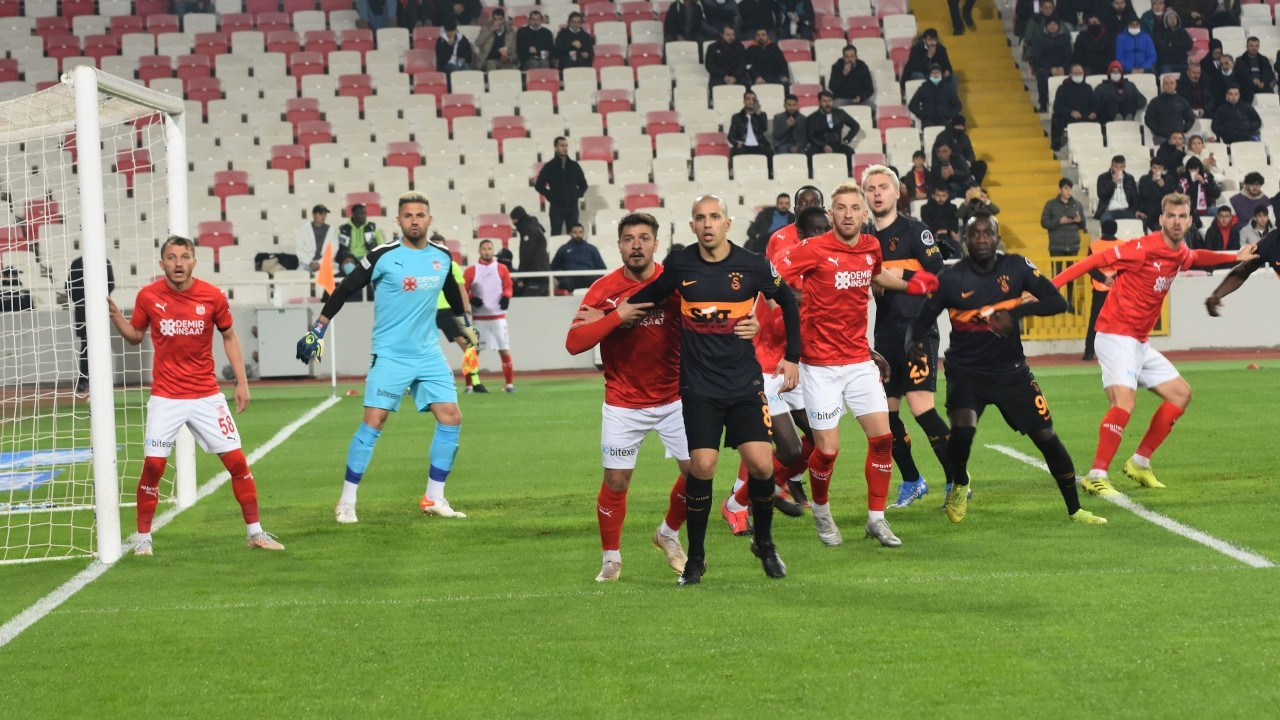 Sivasspor sahasında Galatasaray'ı 1-0 yendi