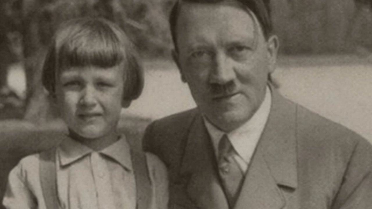 Merkel, Hitler'in kızı mı?