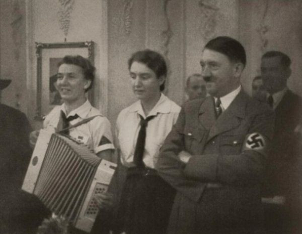 Merkel, Hitler'in kızı mı? - Sayfa 4