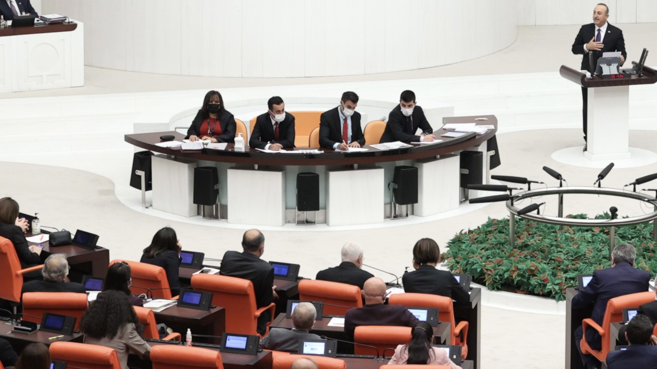 Meclis'te Kavala tartışması: Doğru söylemiyor yoksa bakanlıktan olacak