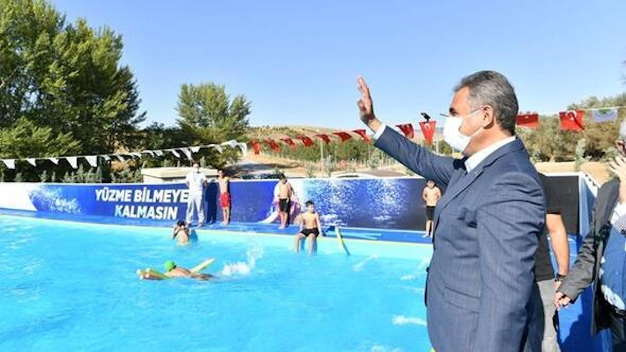 'Yüzme Bilmeyen Kalmasın' Projesi'nde 'şişme liste' iddiası