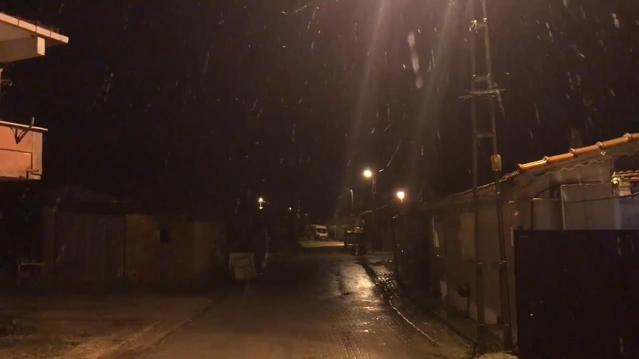 İstanbul'da kar yağışı Silivri'den başladı