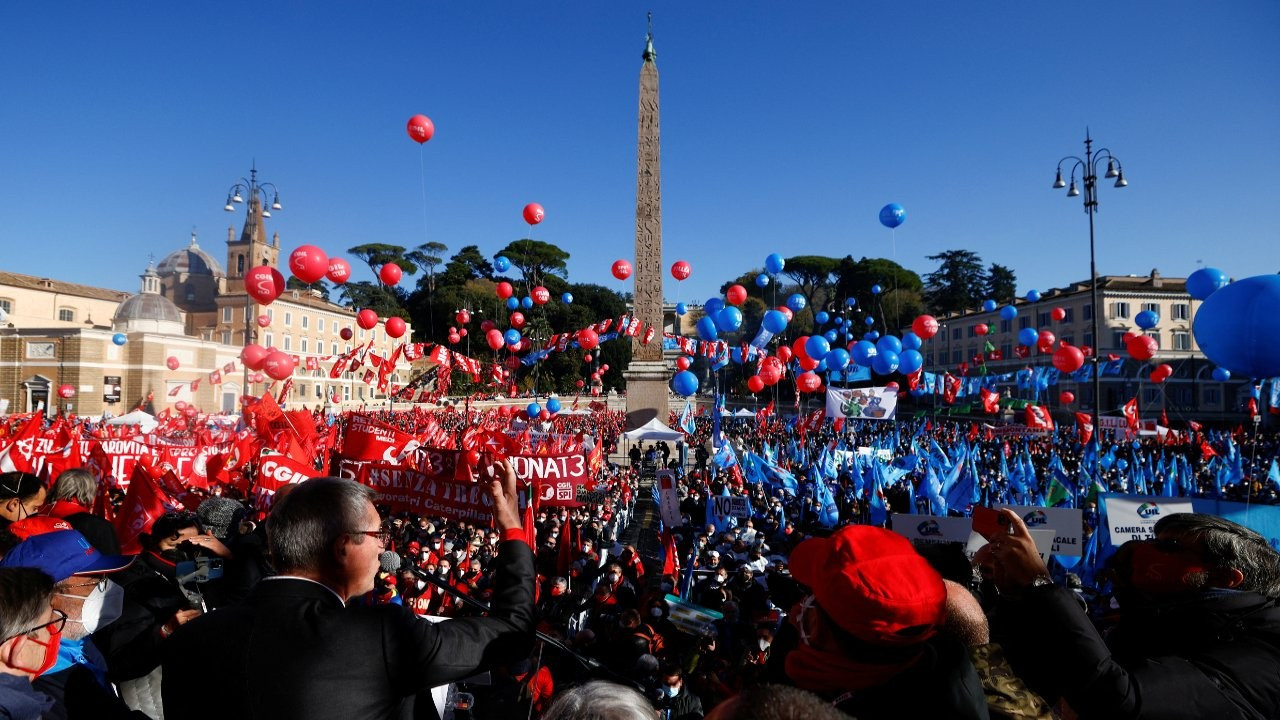 İtalya’da genel grev: Sendikalar hükümetin bütçe planını protesto ediyor
