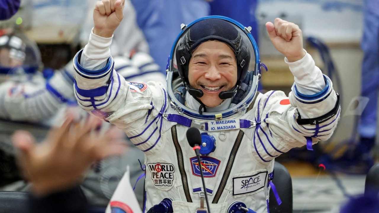 Japon milyarder uzaydan döndü: İdrar yapmak çok kolay