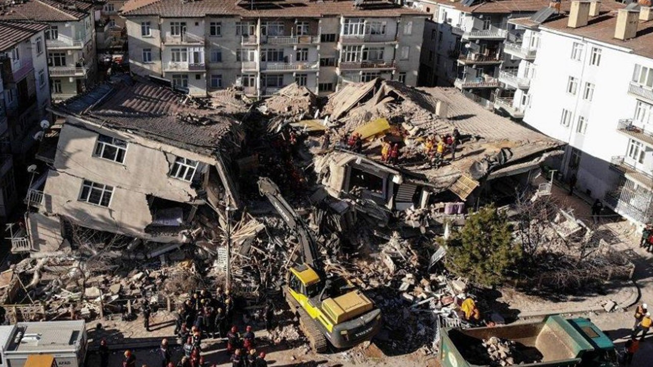 Belediyeden deprem konutu yapımında 'dava açmama' şartı