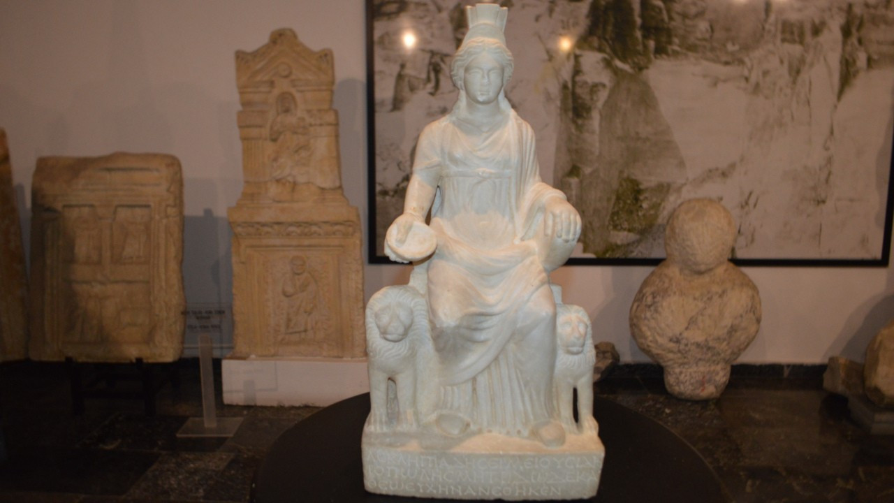 Bin 700 yaşındaki Kybele heykeli 60 yıl sonra yeniden Afyon'da