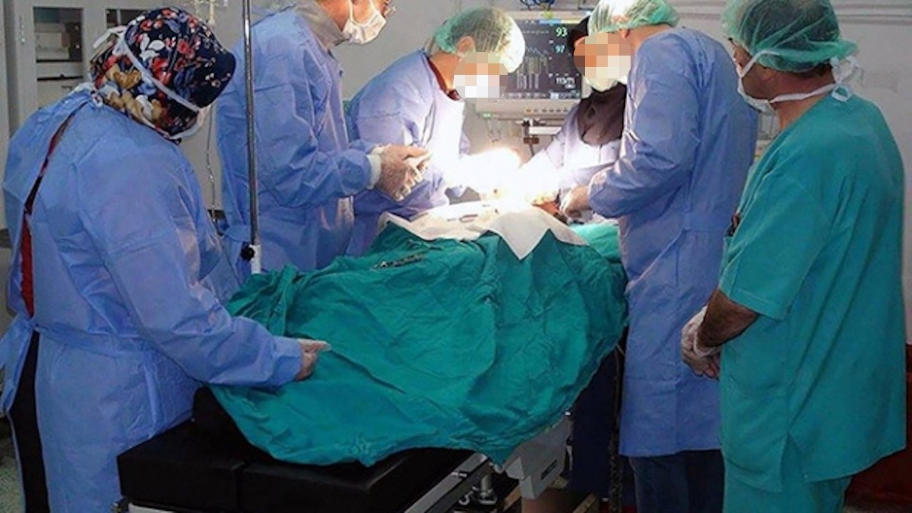 Daily Mail: Türkiye'de çocuklara mide küçültme ameliyatı yapılıyor
