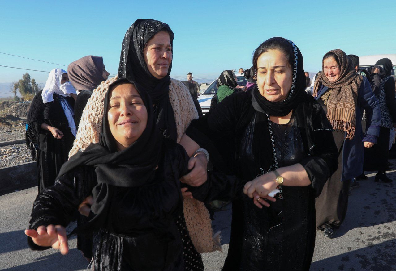 Manş Denizi’nde boğulan 16 Kürt göçmenin cenazesi Erbil’e ulaştı: 'Oğlum bana tabutta döndü' - Sayfa 4