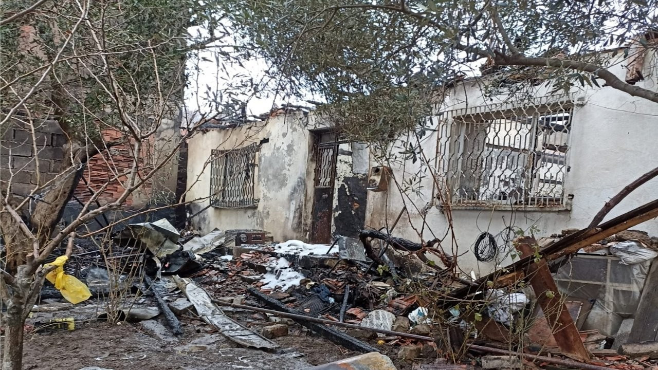 Balıkesir'de yangın: Anne yaralandı, oğlu öldü