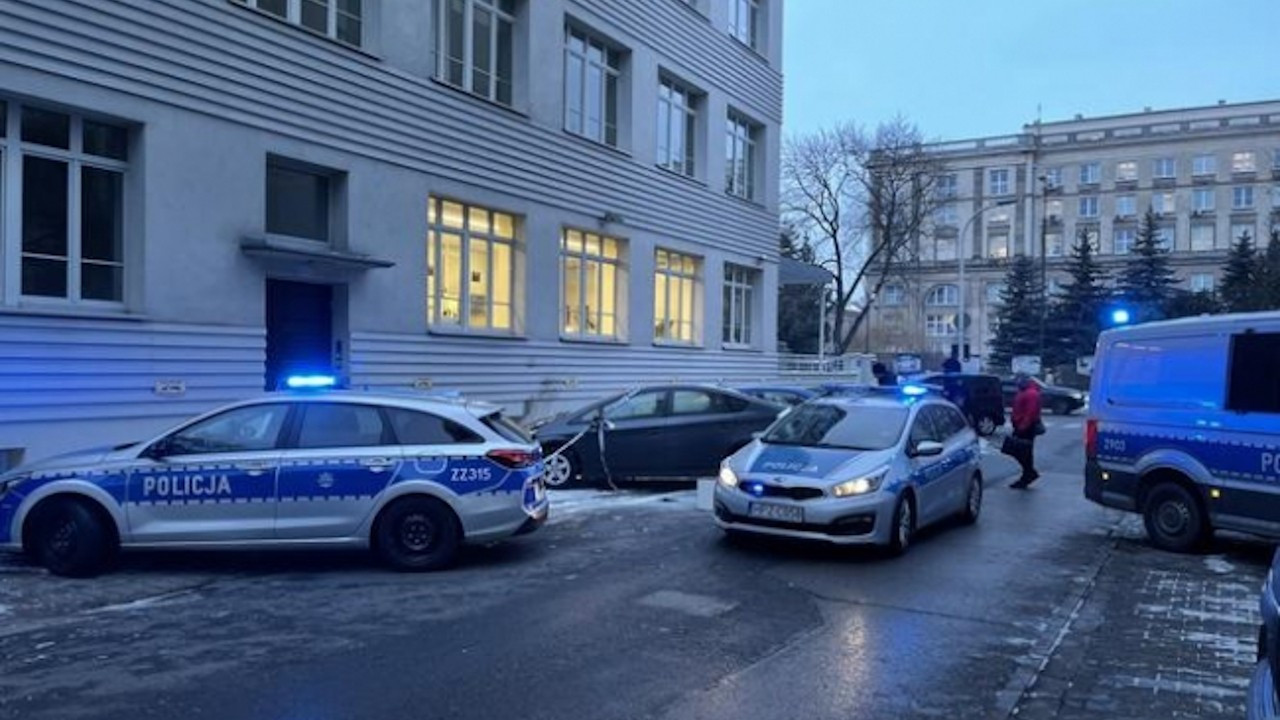 Türkiye'nin Varşova Büyükelçiliği binasına saldırı: Bir kişi gözaltında