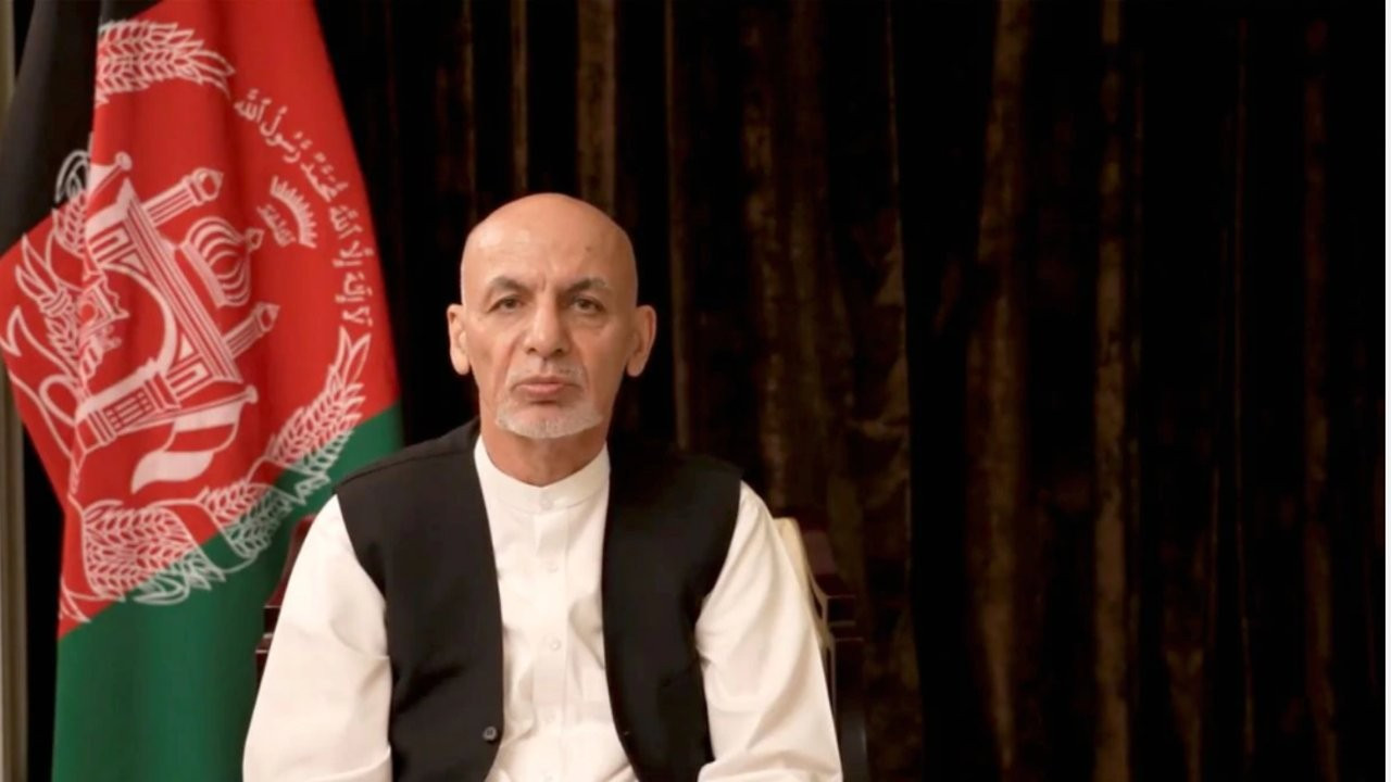 Afganistan'ın eski devlet başkanı Eşref Gani nasıl kaçtığını anlattı