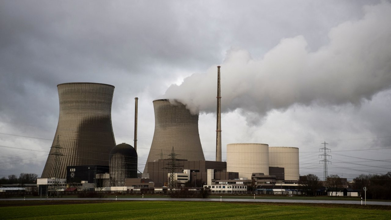 Almanya, 3 nükleer santrali kapatıyor
