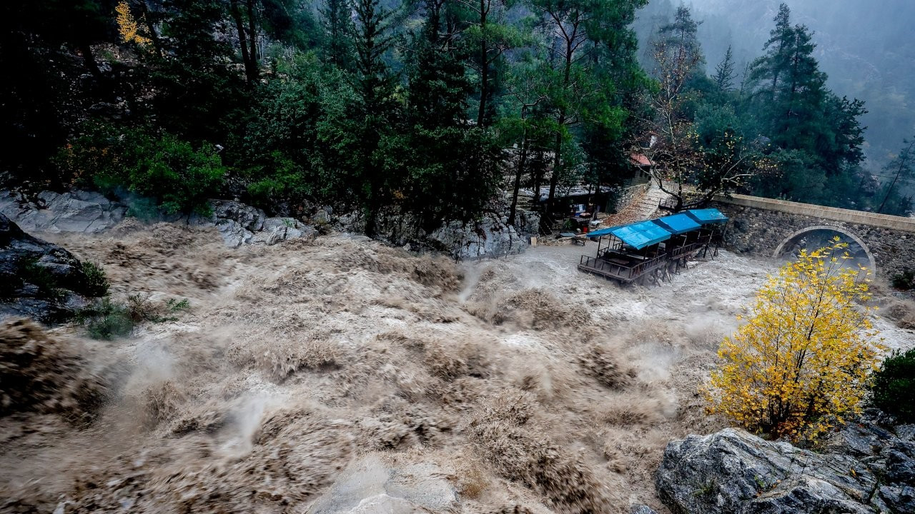 Antalya'da son 3 yılın yağış rekoru kırıldı