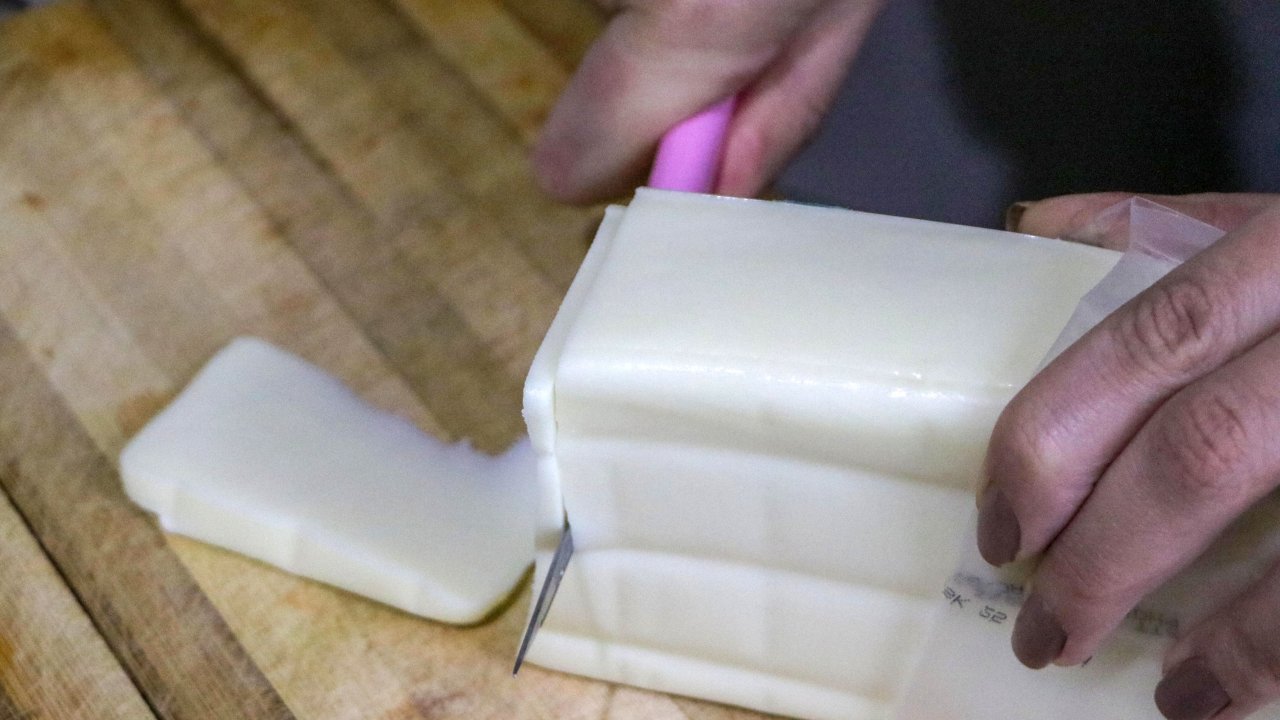 Tost peyniri ile kaşar aynı değil: Patates püreli kaşara dikkat