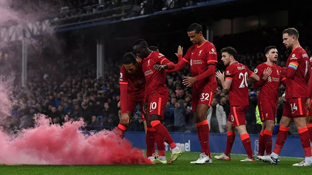 Liverpool, Covid-19 vakaları nedeniyle tesislerini kapattı