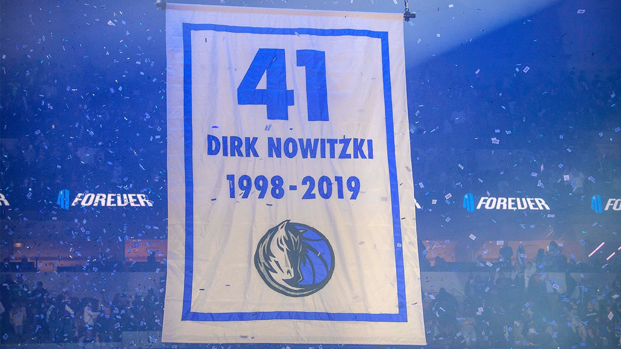 Dallas'ta Nowitzki forması emekli edildi