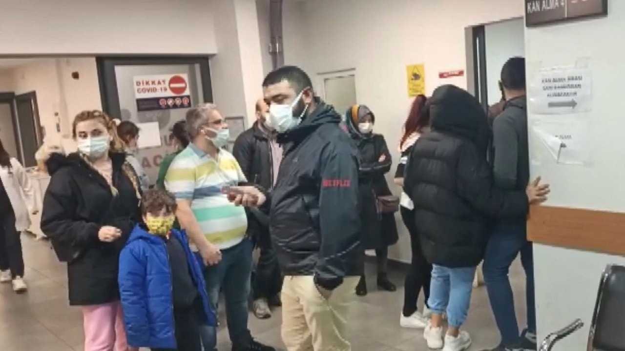 Fatih'te öğle yemeğinden zehirlenen öğrenciler hastaneye kaldırıldı