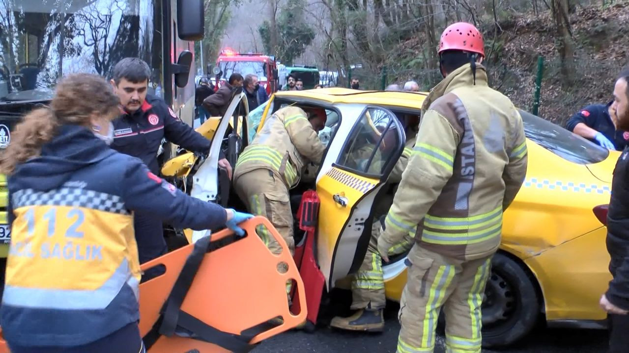 İstanbul'da taksi ve İETT otobüsü kafa kafaya çarpıştı - Sayfa 4