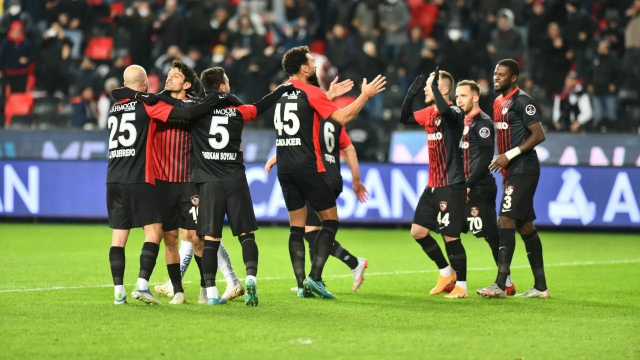 Gaziantep FK'da Karagümrük maçı öncesi 5 futbolcunun testi pozitif