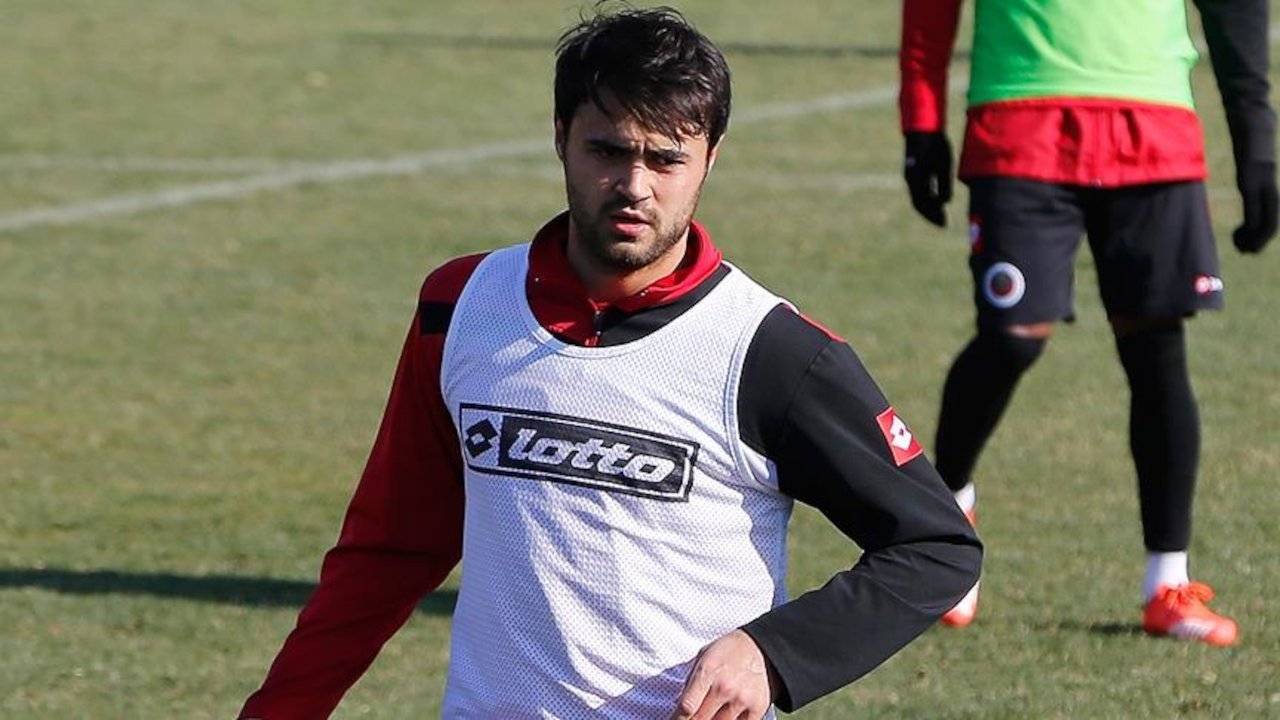 Futbolcu Ahmet Çalık trafik kazasında vefat etti