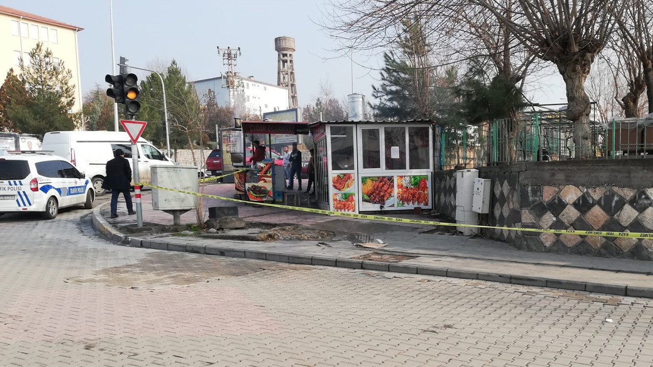Diyarbakır'da iki akraba grup arasında kavga: 1 ölü