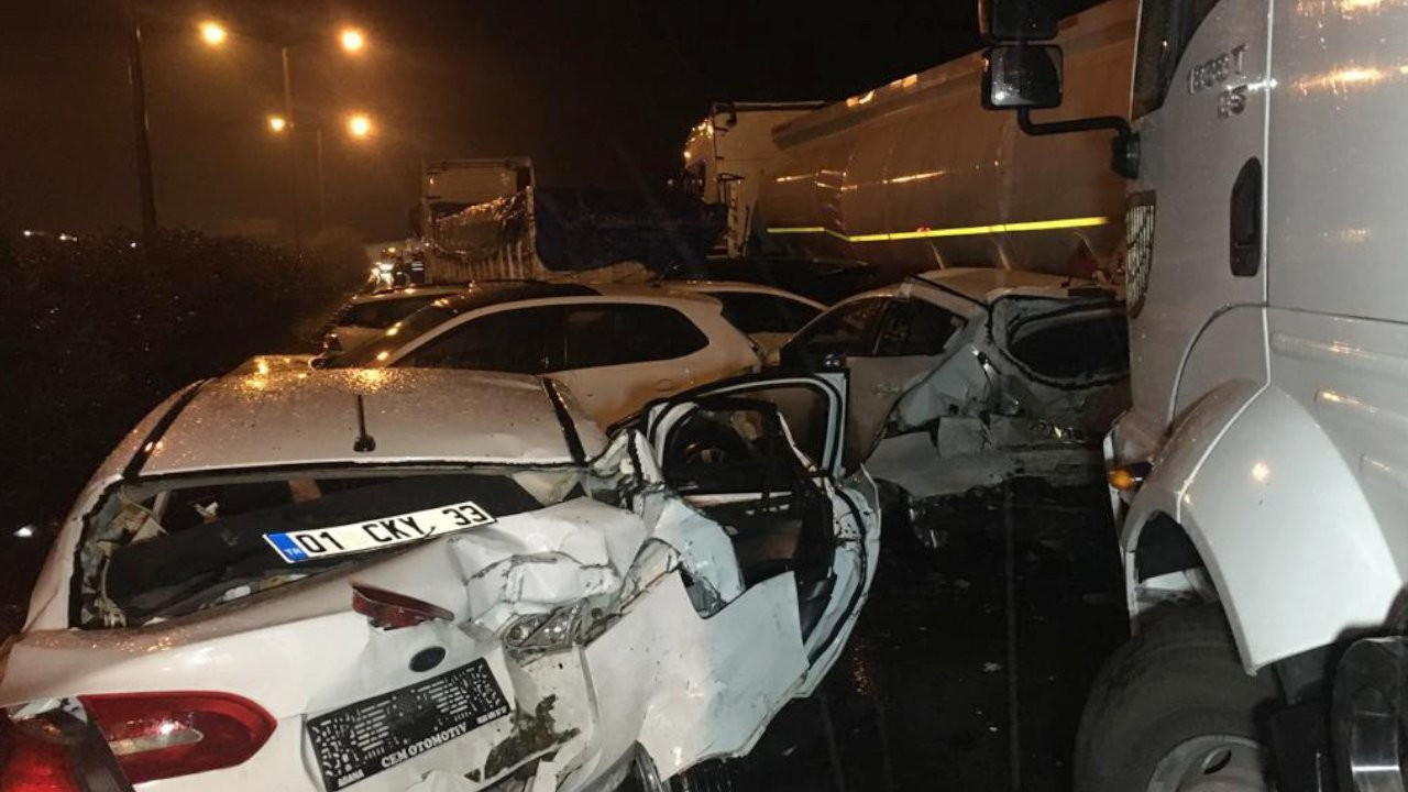 Antep'te 5 tır 6 otomobil kaza yaptı: 8 yaralı