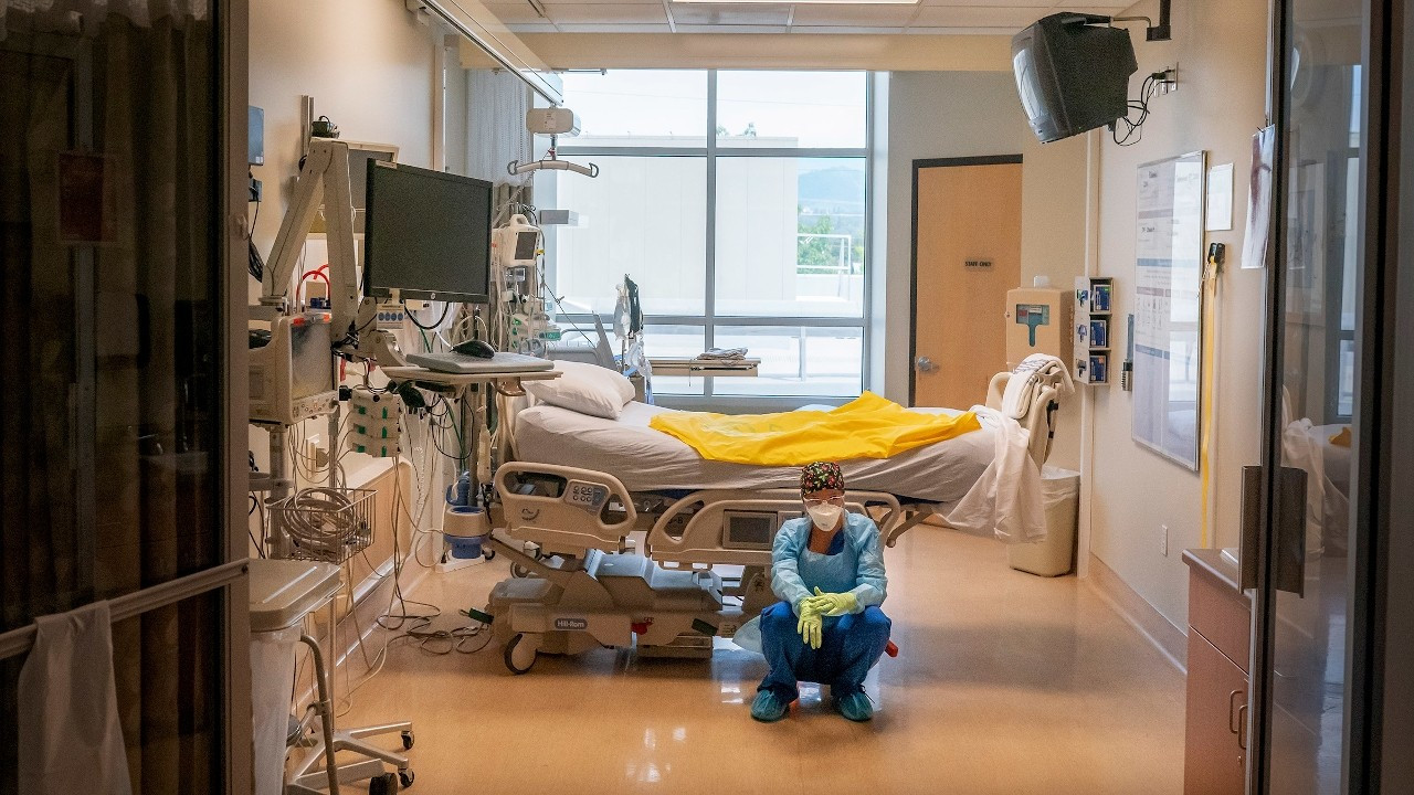 Omicron ABD sağlık sistemini zorluyor: Hastaneye yatışlar rekor seviyede