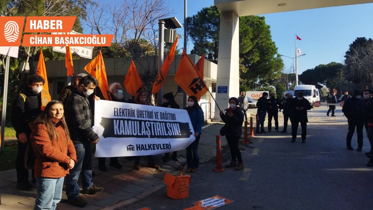 Halkevleri üyeleri Gediz Elektrik önünde: Bunun adına soygun denir