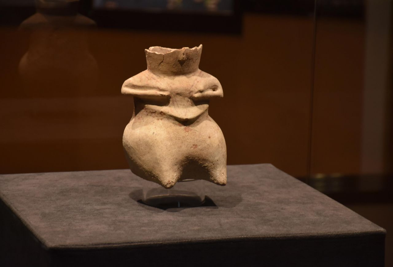 8 bin 200 yıllık kadın figürlü pişmiş toprak kap, İzmir Arkeoloji Müzesi'nde sergileniyor - Sayfa 3