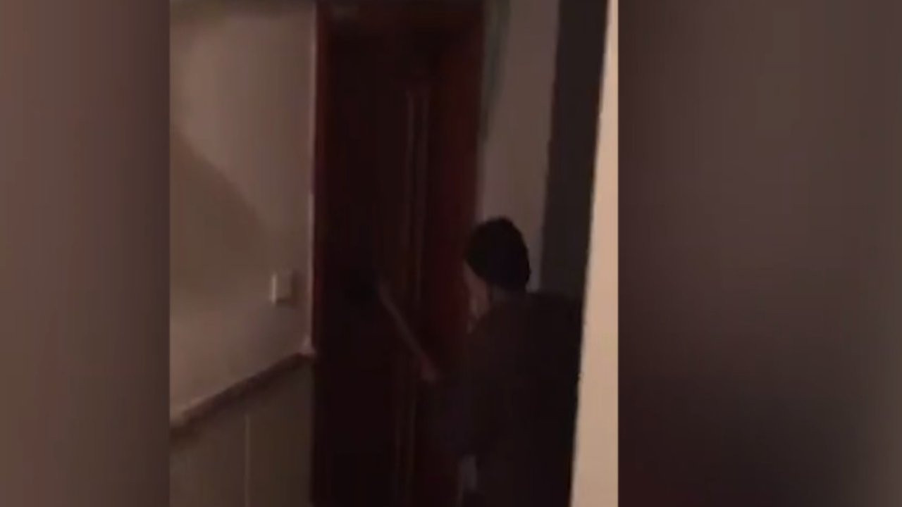 Suriyeli kiracısının kapısını baltayla kırdı, serbest kaldı