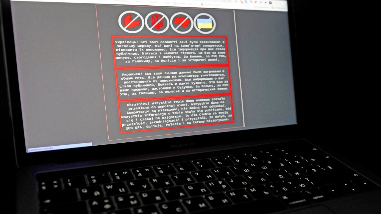 AB’den Ukrayna hükümetine yönelik siber saldırıya kınama