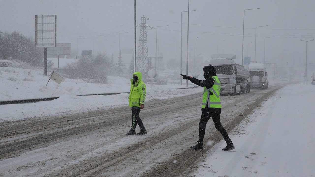Bursa-Ankara yolu kardan kapandı