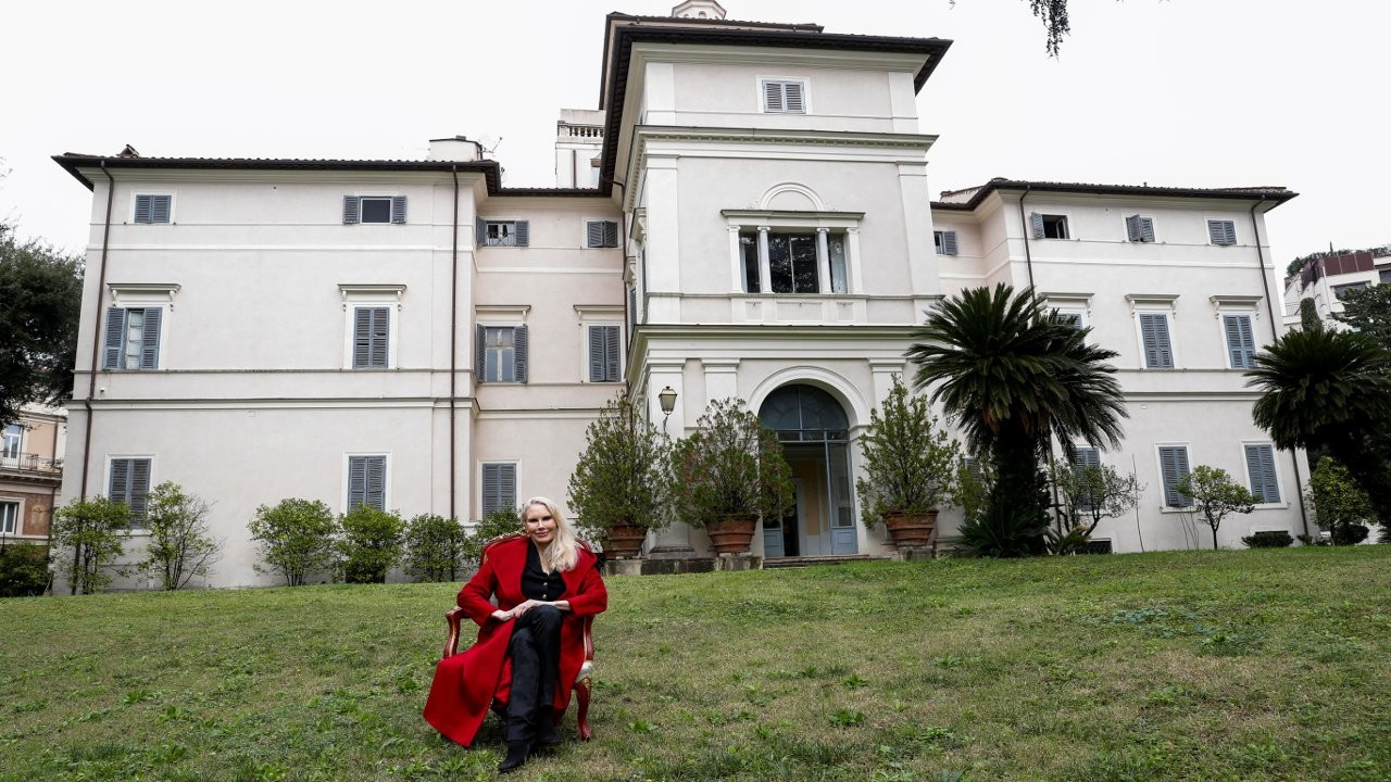 İtalya'da 471 milyon euroluk villa açık artırmayla satılıyor