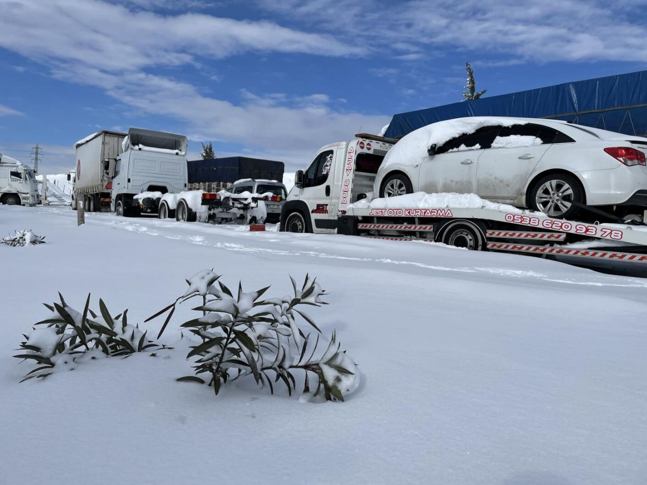 Antep'te yüzlerce araç yardım bekliyor: Karda esaretin fotoğrafları - Sayfa 2