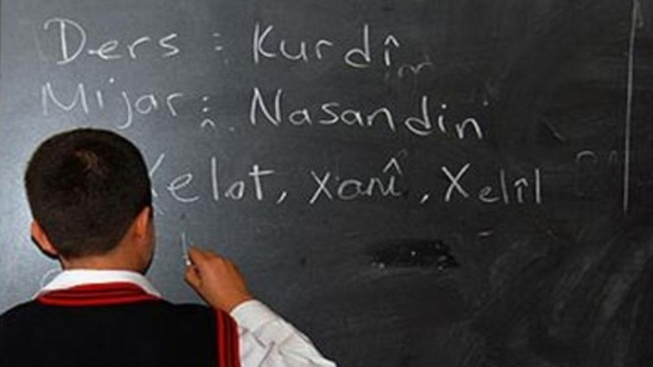 HDP Milletvekili Nuran İmir Kürtçe seçmeli dersi engelleyenleri sordu