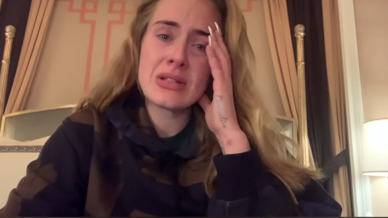 Adele, konserinin son günde iptal edildiğini gözyaşları içinde duyurdu
