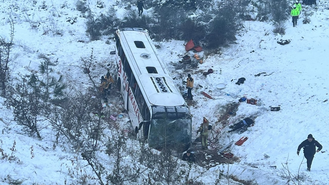 İstanbul'da yolcu otobüsü kazası: 3 ölü, 9 yaralı