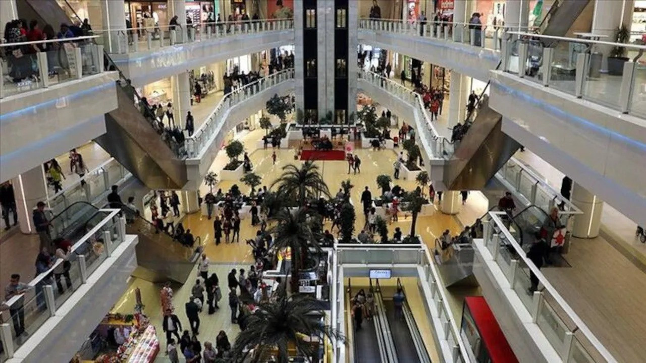 İstanbul'da alışveriş merkezleri saat 19.30'da kapanacak