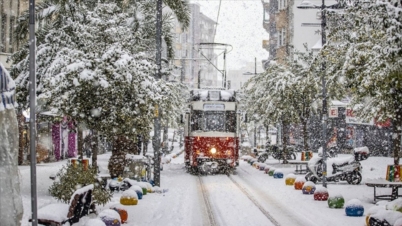 Meteoroloji'den İstanbul için yoğun kar ve fırtına uyarısı
