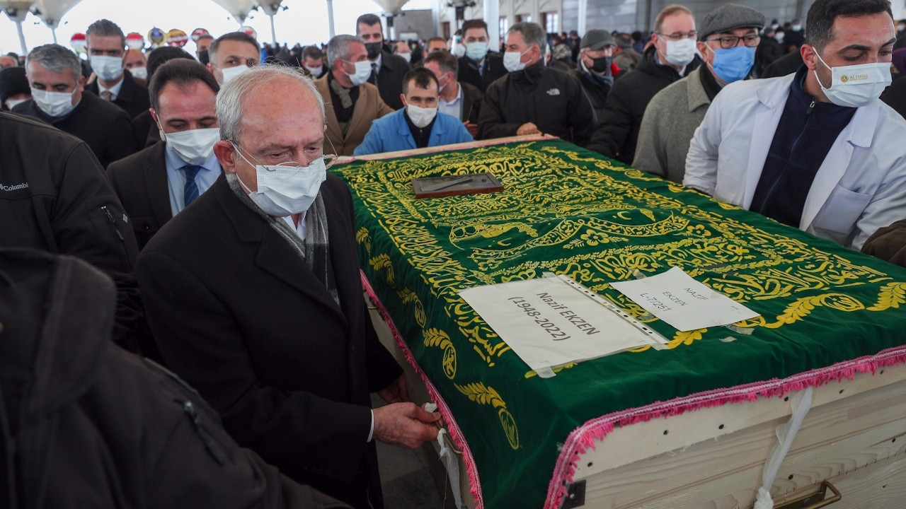 Kılıçdaroğlu, iktisatçı Ekzen'in cenaze törenine katıldı