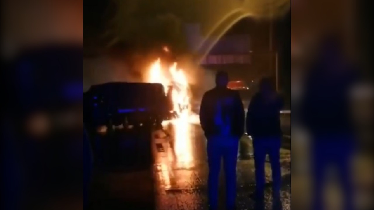 Mersin'de zincirleme kaza: TIR alev aldı, sürücü yanarak öldü