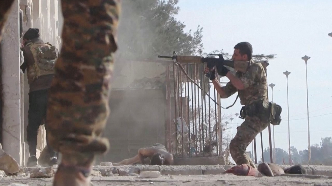Haseke'de 250 IŞİD militanı daha SDG'ye teslim oldu